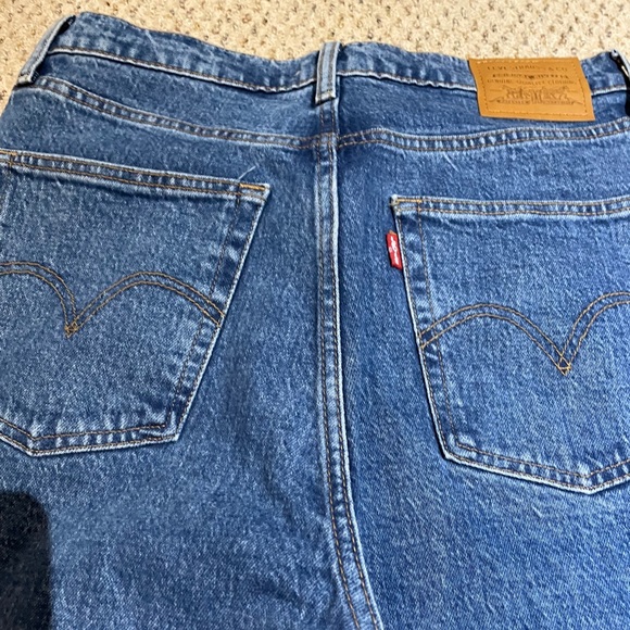 Levi's Ribcage Straight Ankle Jeans - Medium Wash - Size 30 - Picture 2 of 7